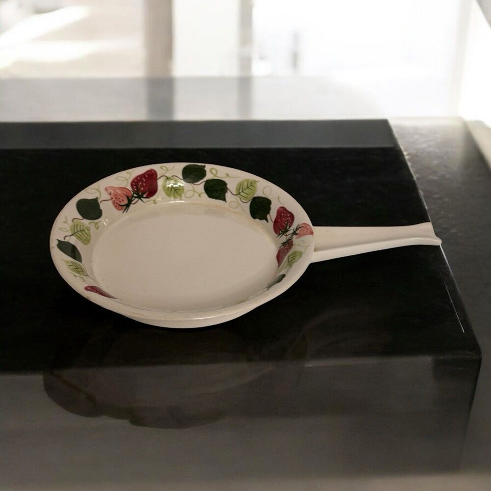 Oven King Italy Ceramic Skillet Plate w/ Handle 9" Strawberry Leaf Pattern